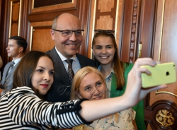 Голова Верховної Ради України Андрій Парубій привітав парламенських журналістів з нагоди їх професійного свята